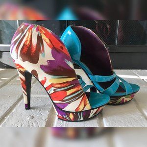 Floral Open Toe High Heel Shoes in Size 8.0